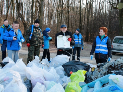 Sprzątanie brzegów Jeziora Żywieckiego - zdjęcie13