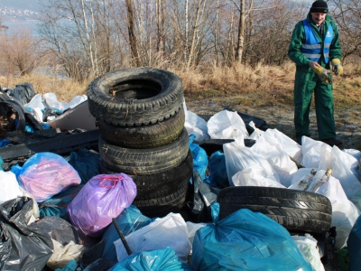 Sprzątanie brzegów Jeziora Żywieckiego - zdjęcie17