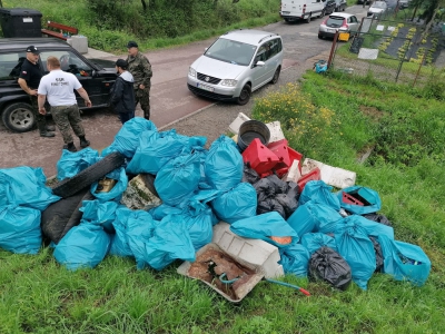 Udana akcja - zebrano ponad 300 worków śmieci - zdjęcie19